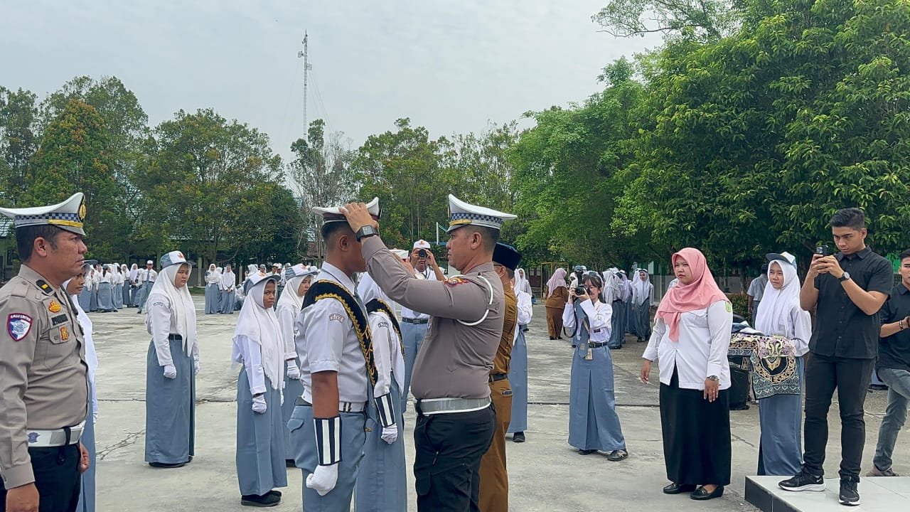 Satlantas Polres Siak Mengadakan Kegiatan Pembinaan Keselamatan Berlalu Lintas di SMA 1 Siak