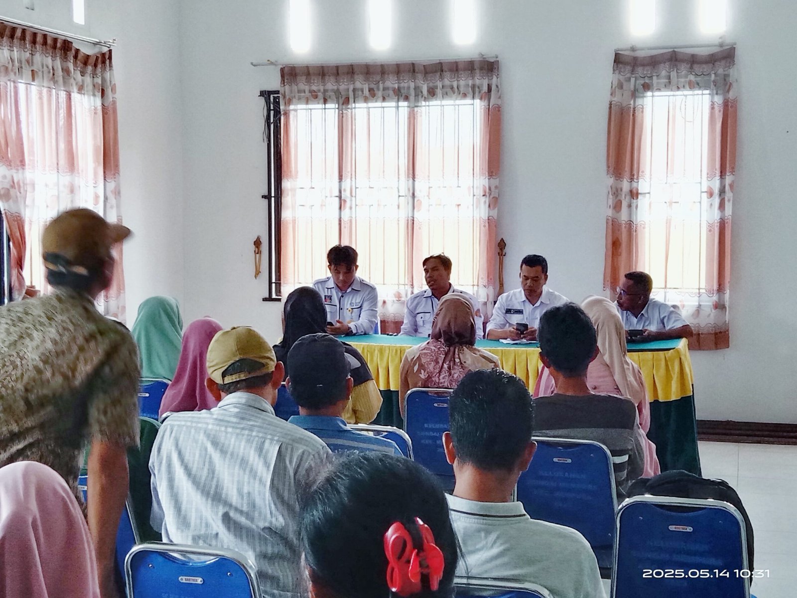 Kementerian ATR/BPN Serahkan 321 Sertifikat Tanah Gratis Kepada Masyarakat di Mempura