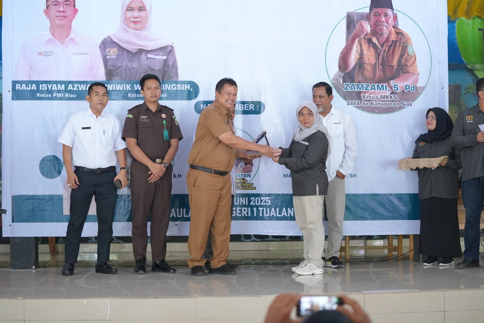Hadapi Wartawan Abal-Abal, PWI Taja Diskusi Jurnalistik Bersama Kepala Sekolah Se-Siak