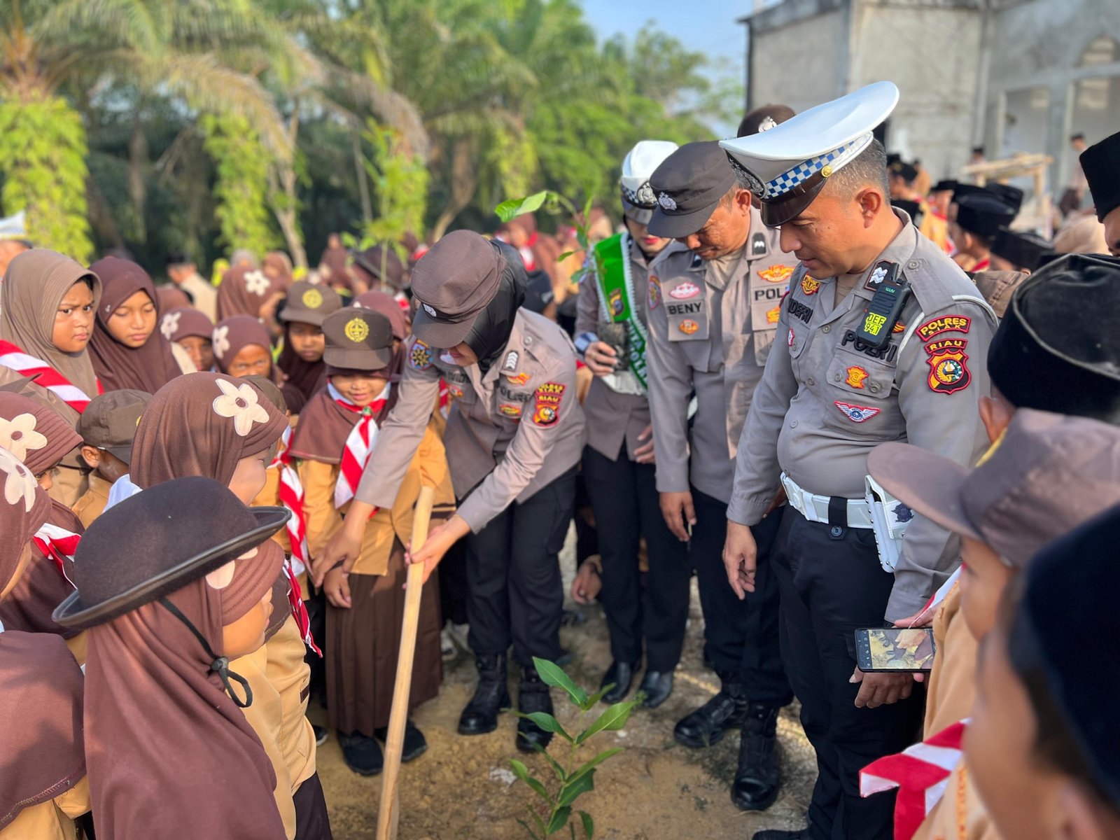 Sat Lantas Polres Siak Tanjak Kegiatan Green Policing Generasi Gen Z: Cinta Lingkungan